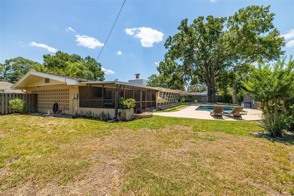 For Sale: $559,995 (3 beds, 2 baths, 2163 Square Feet)