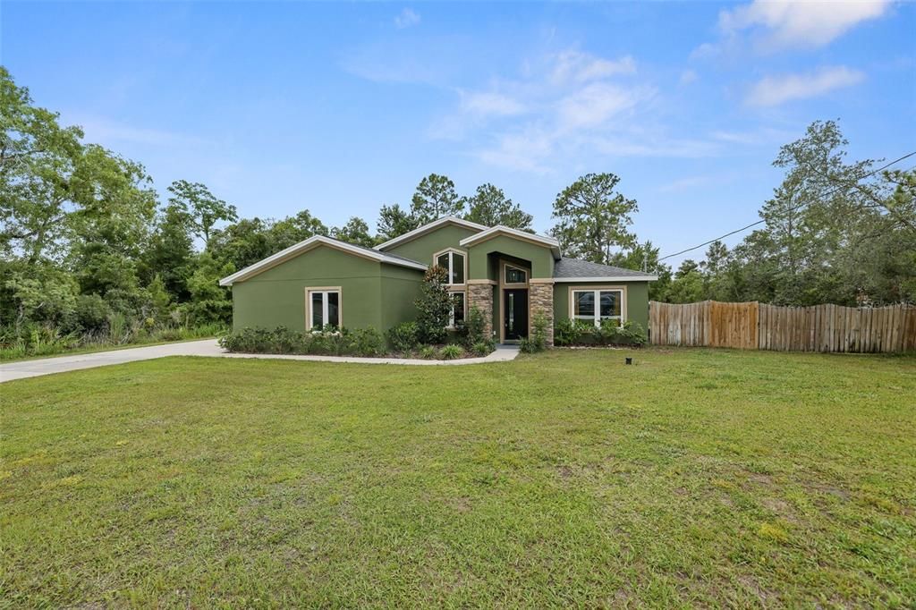 Active With Contract: $410,000 (4 beds, 2 baths, 1470 Square Feet)