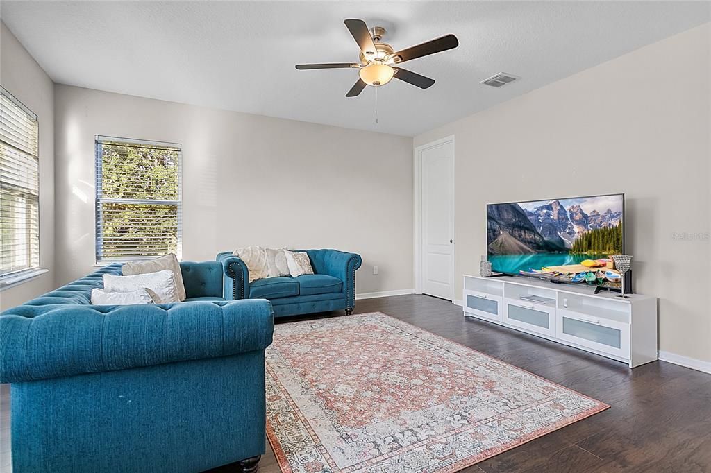 Active With Contract: $545,000 (5 beds, 4 baths, 4018 Square Feet)