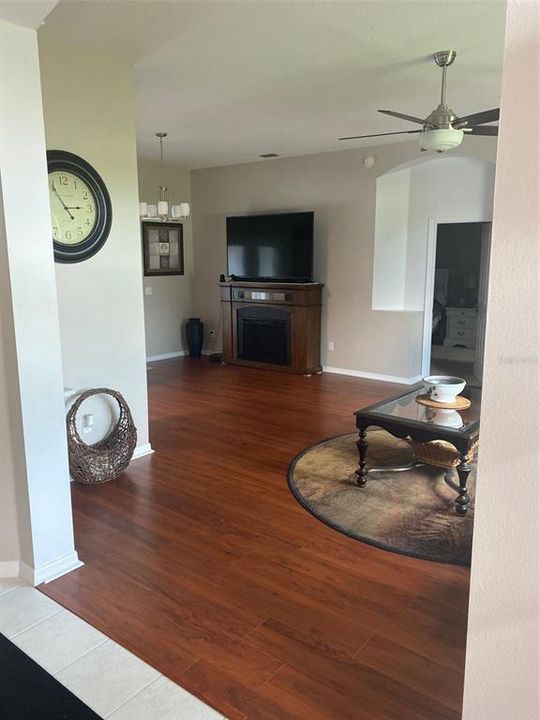 Active With Contract: $429,500 (4 beds, 2 baths, 2087 Square Feet)