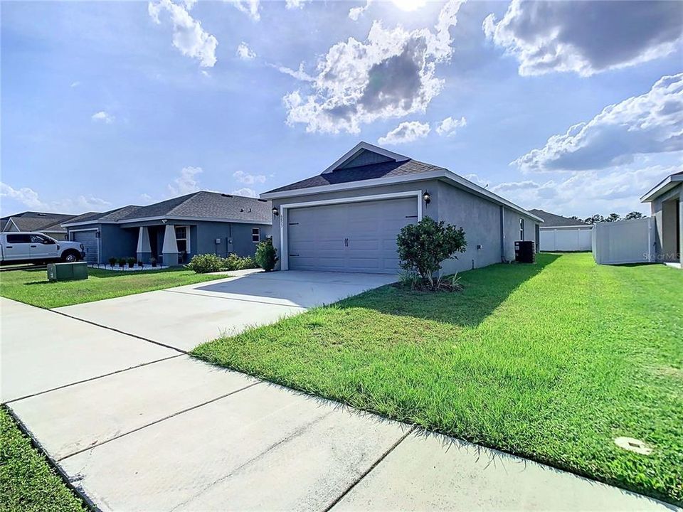 Active With Contract: $340,000 (3 beds, 2 baths, 1468 Square Feet)