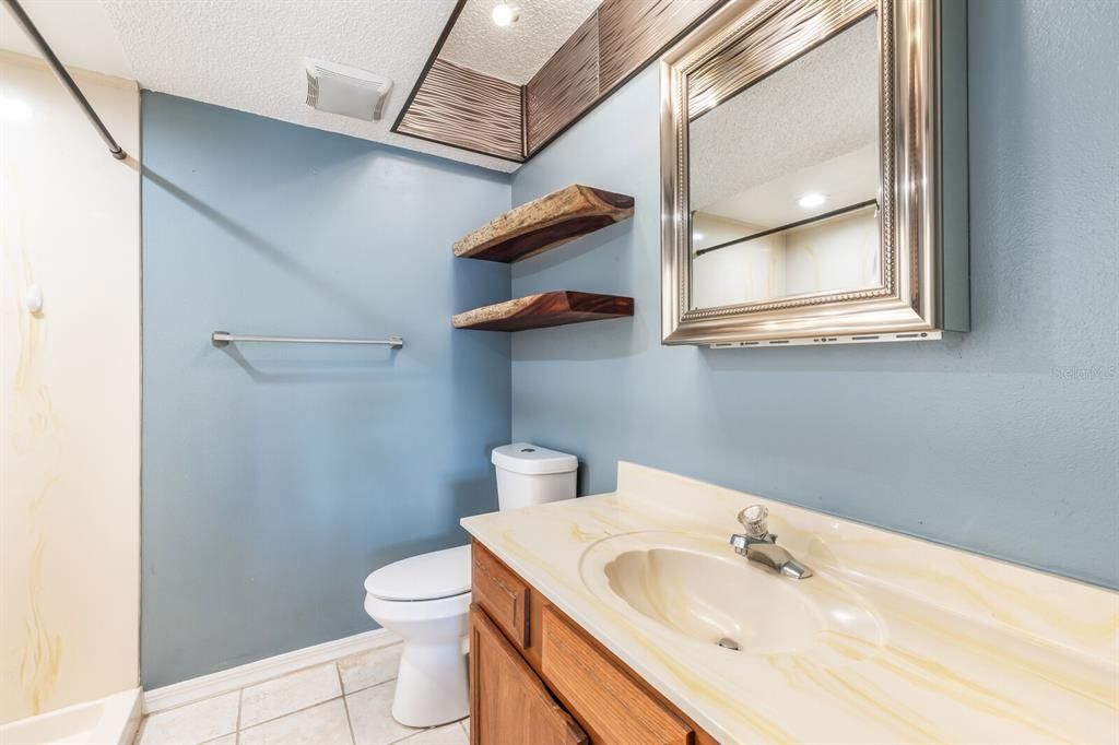 For Sale: $249,000 (2 beds, 2 baths, 1028 Square Feet)