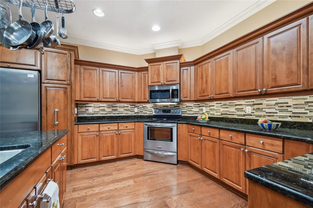 Functional kitchen layout great for entertaining and cooking