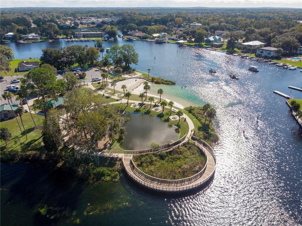 Nearby Hunter Springs is popular for swimming, snorkeling, & kayaking.