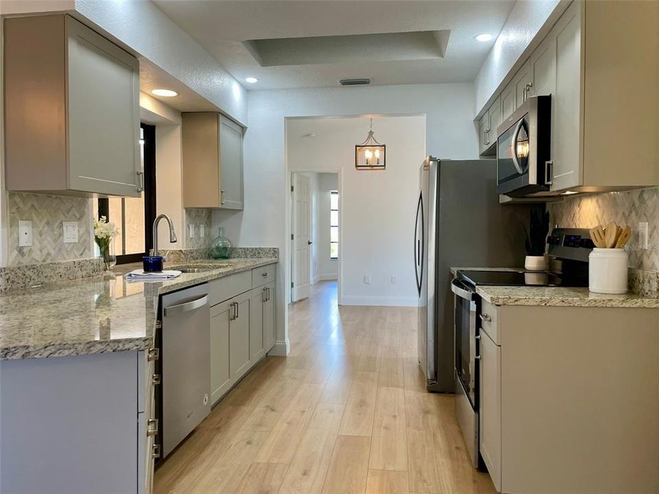 For Sale: $329,900 (3 beds, 2 baths, 1633 Square Feet)