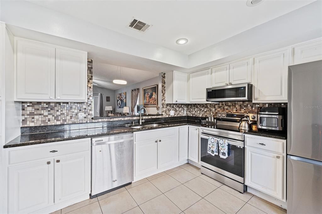 Active With Contract: $384,900 (3 beds, 2 baths, 1410 Square Feet)