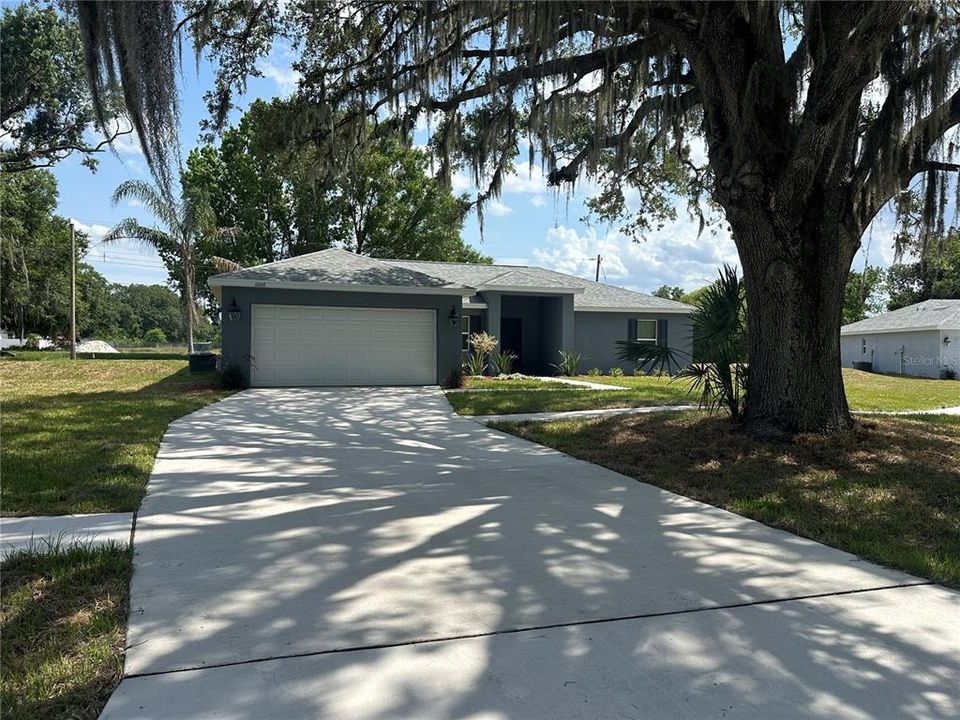 Active With Contract: $375,000 (3 beds, 2 baths, 1551 Square Feet)