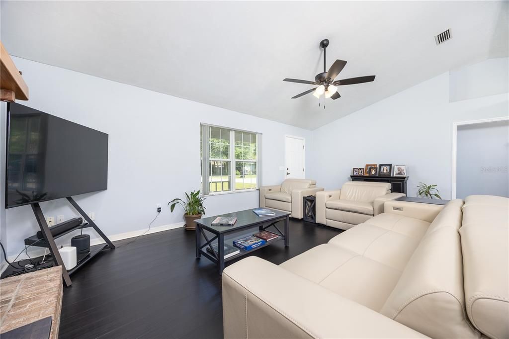 Active With Contract: $335,000 (3 beds, 2 baths, 1679 Square Feet)