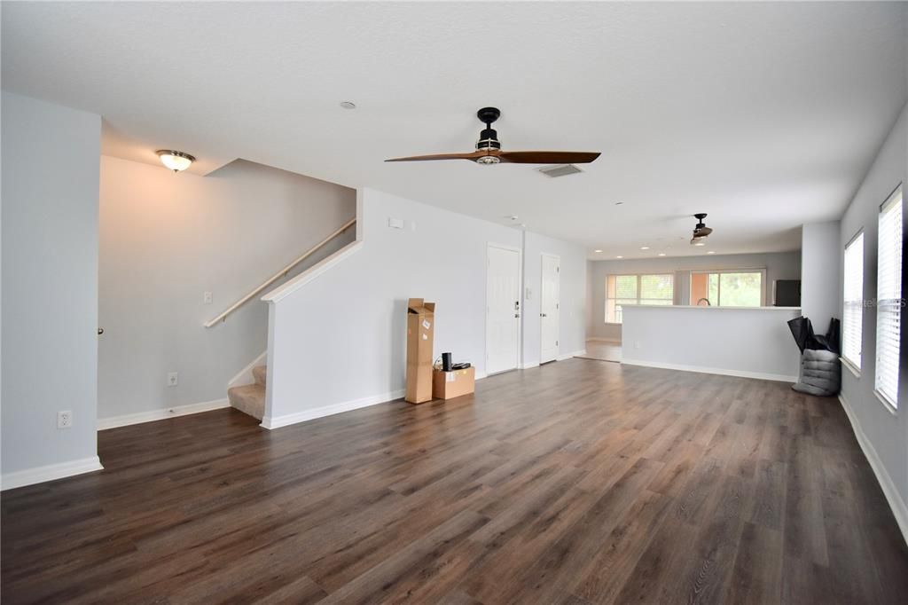 Active With Contract: $2,700 (3 beds, 2 baths, 1572 Square Feet)