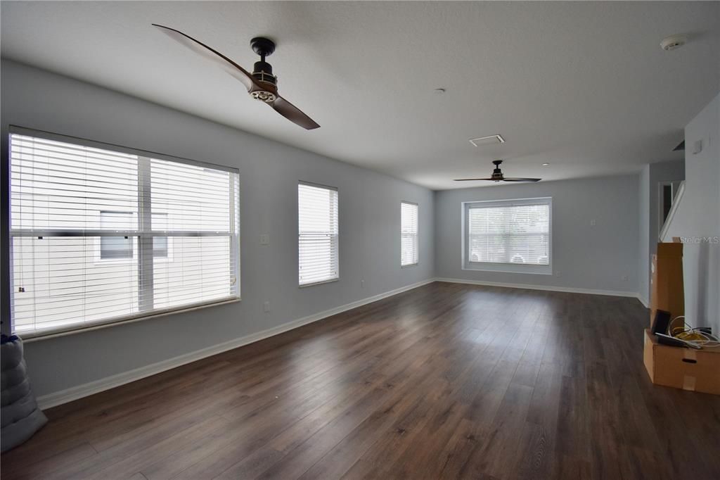 Active With Contract: $2,700 (3 beds, 2 baths, 1572 Square Feet)