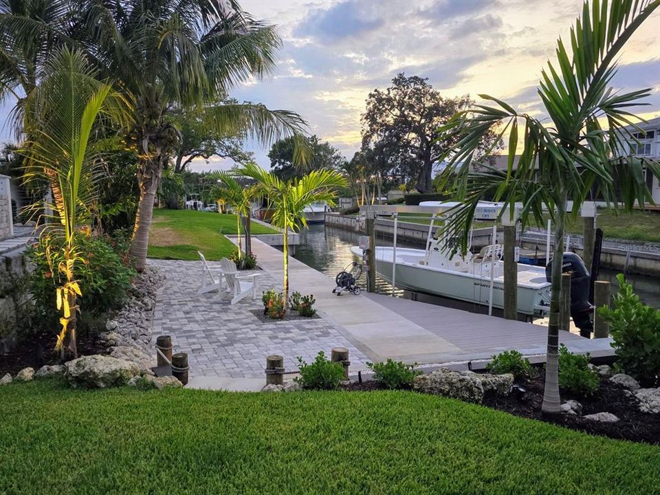 Peaceful Sitting Area w Water Views