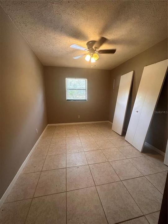 For Rent: $1,200 (2 beds, 1 baths, 812 Square Feet)