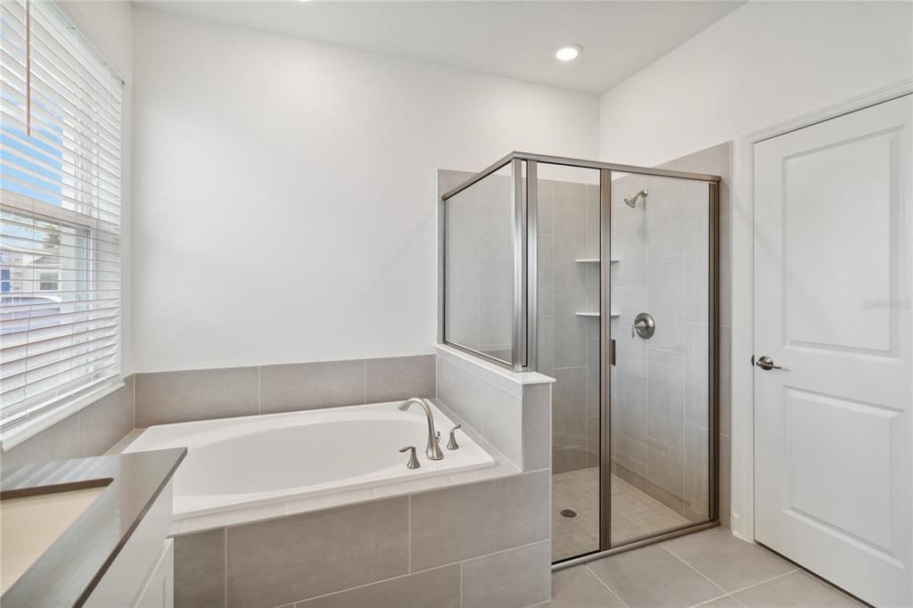 Active With Contract: $2,995 (3 beds, 2 baths, 2447 Square Feet)