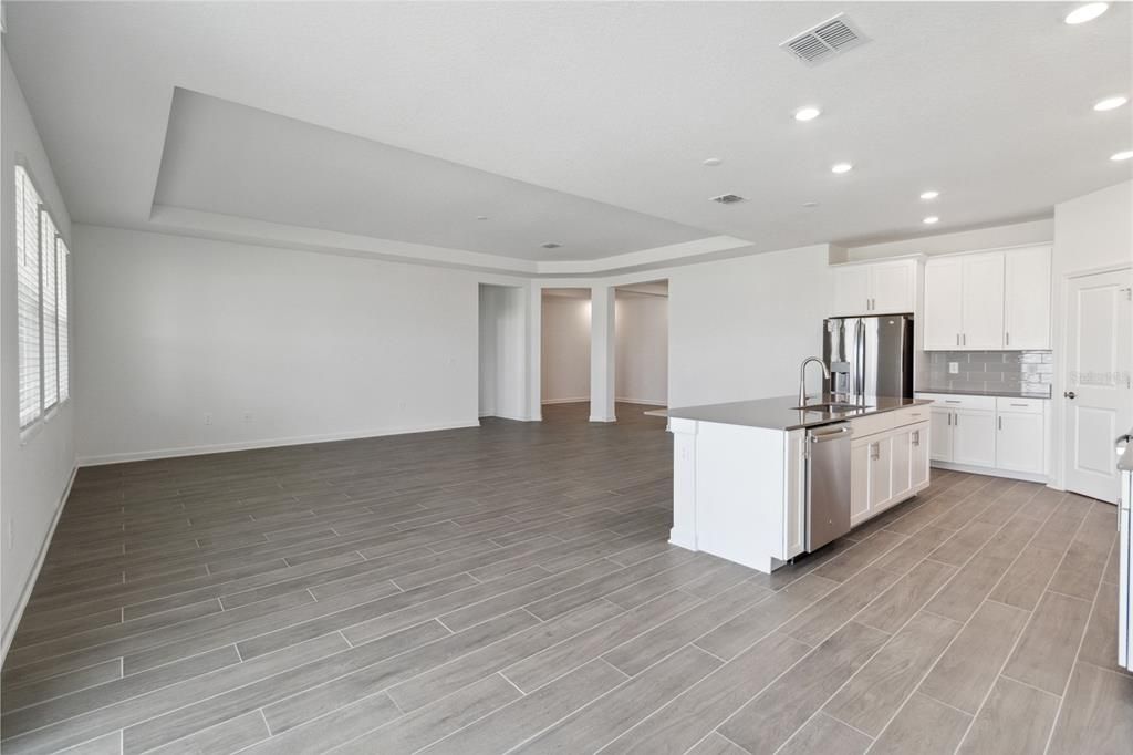 Active With Contract: $2,995 (3 beds, 2 baths, 2447 Square Feet)