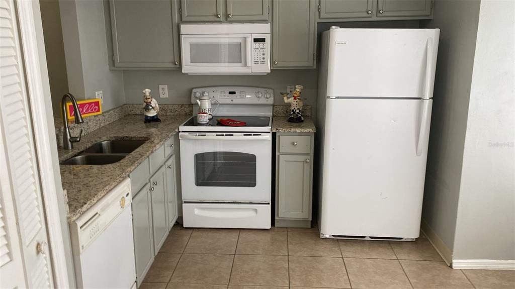 Recently Rented: $2,100 (3 beds, 2 baths, 1352 Square Feet)