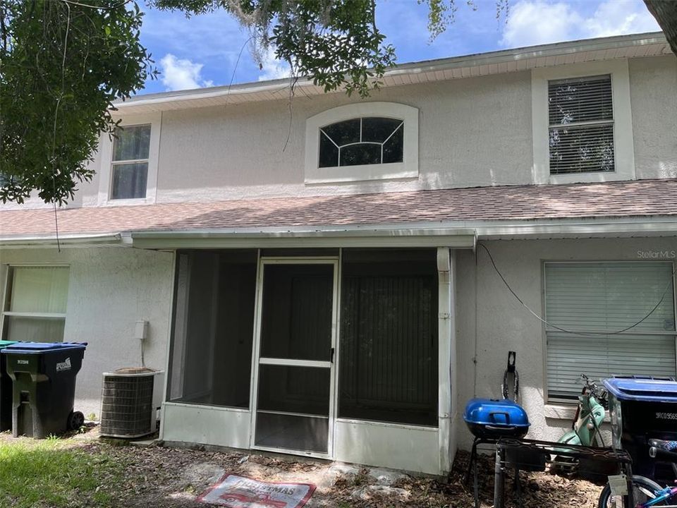 Recently Rented: $2,100 (3 beds, 2 baths, 1352 Square Feet)