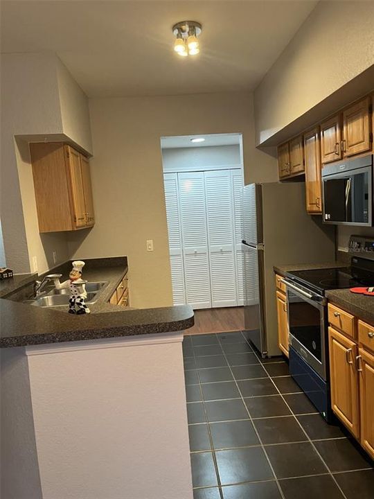 For Rent: $1,725 (2 beds, 2 baths, 1077 Square Feet)