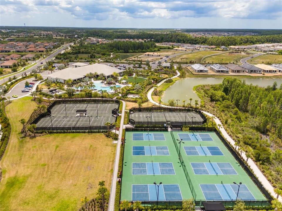 Tons of tennis and pickleball courts