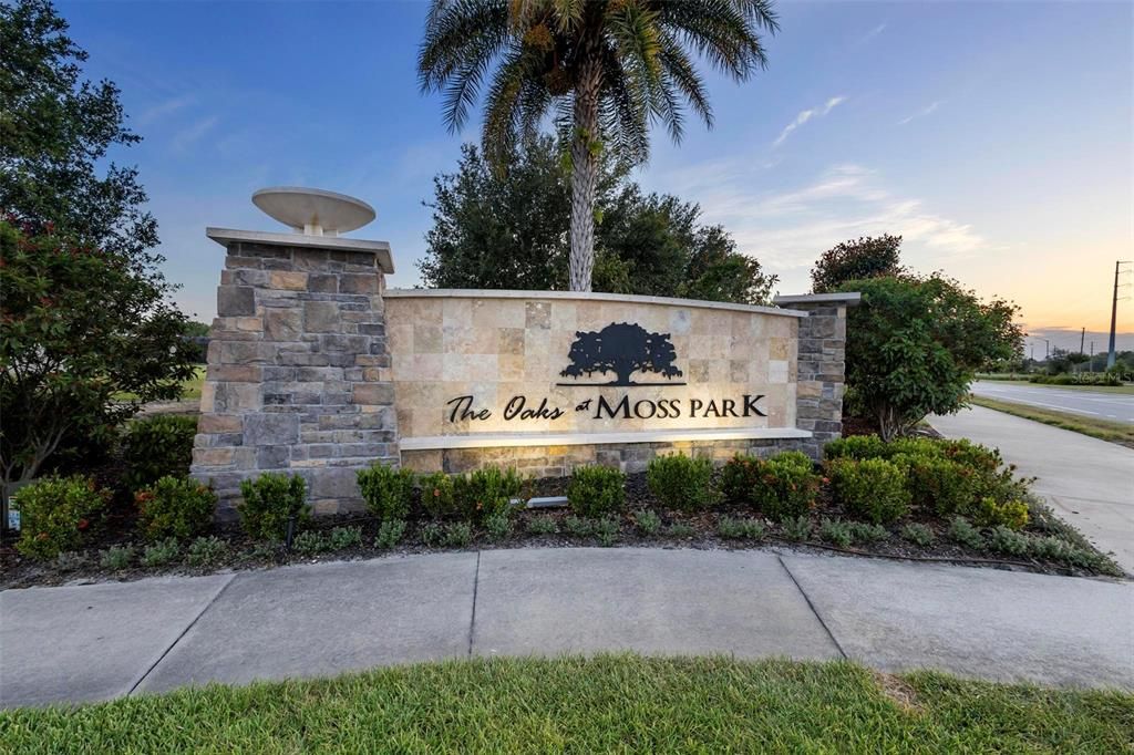 Entrance to the Oaks at Moss Park