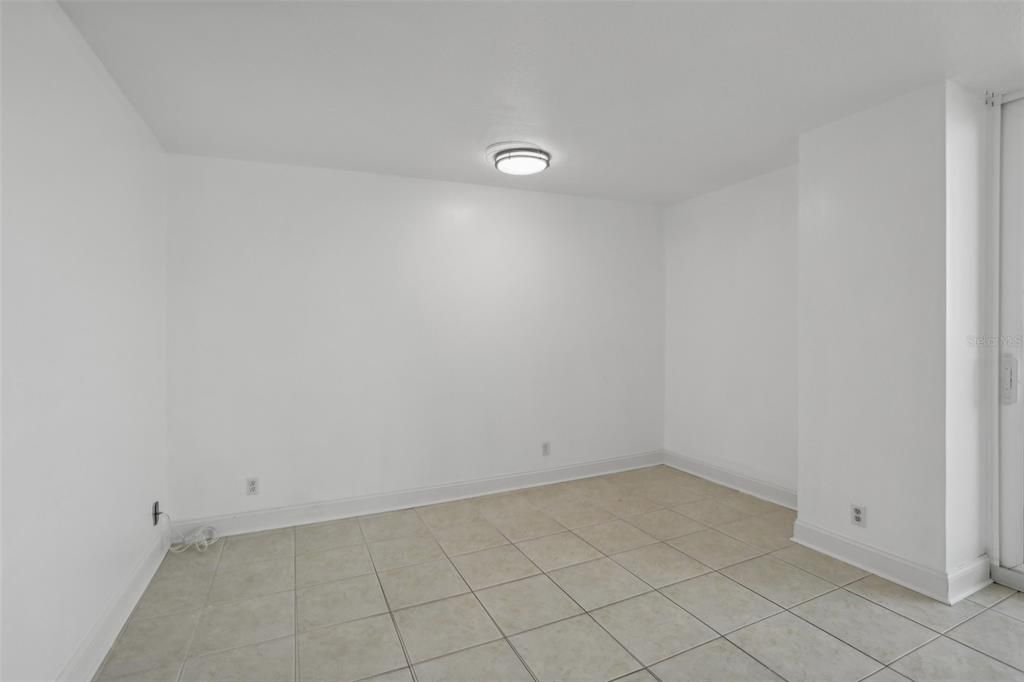 For Sale: $338,900 (2 beds, 2 baths, 888 Square Feet)
