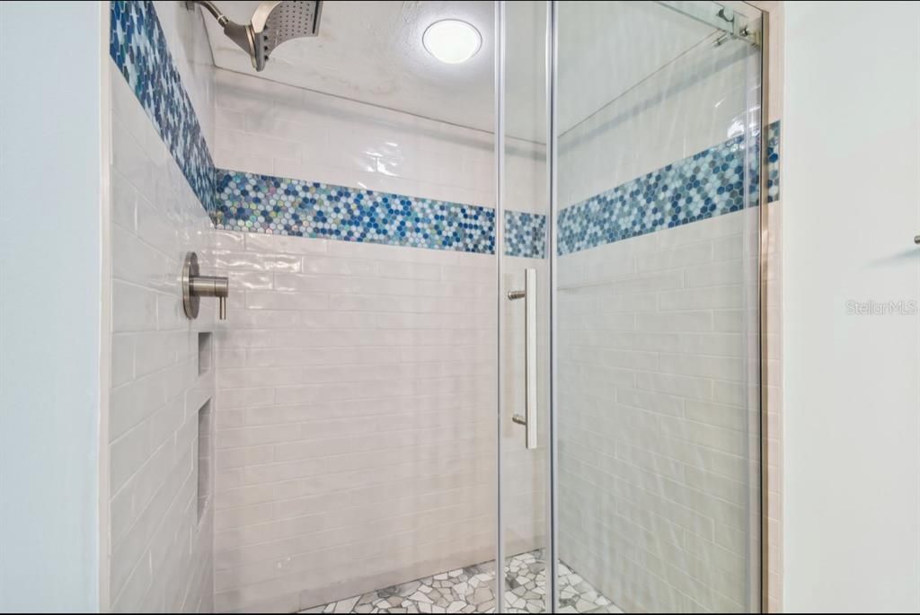 待售: $645,000 (2 贝兹, 2 浴室, 1080 平方英尺)