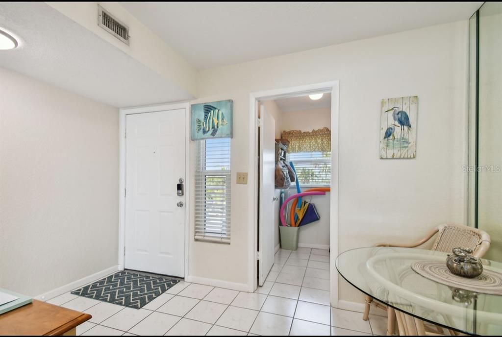 For Sale: $645,000 (2 beds, 2 baths, 1080 Square Feet)