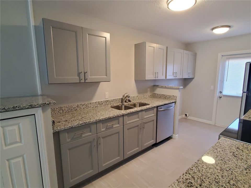 Active With Contract: $145,000 (3 beds, 2 baths, 1140 Square Feet)