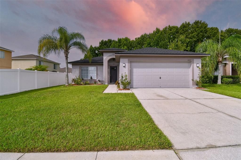 Active With Contract: $2,650 (4 beds, 2 baths, 1971 Square Feet)