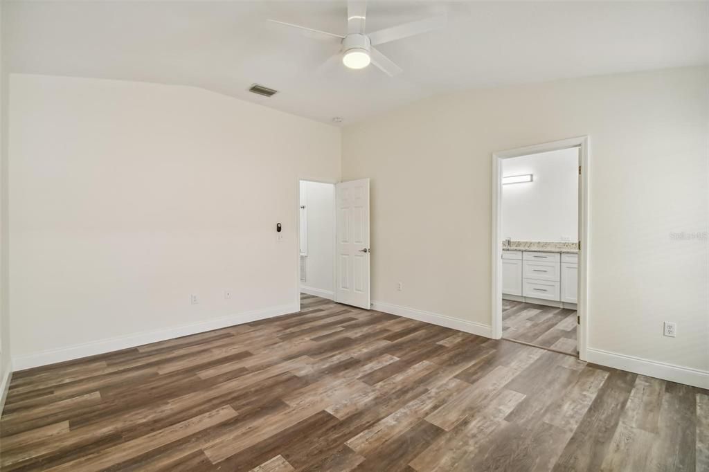 Active With Contract: $2,650 (4 beds, 2 baths, 1971 Square Feet)