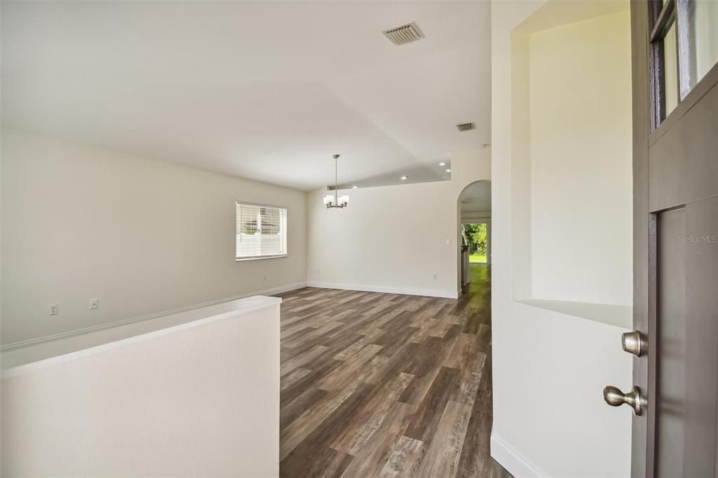 Active With Contract: $2,650 (4 beds, 2 baths, 1971 Square Feet)