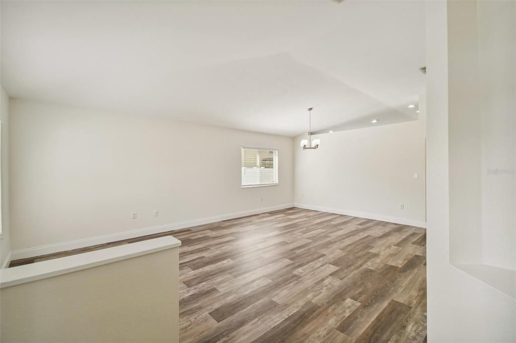 Active With Contract: $2,650 (4 beds, 2 baths, 1971 Square Feet)