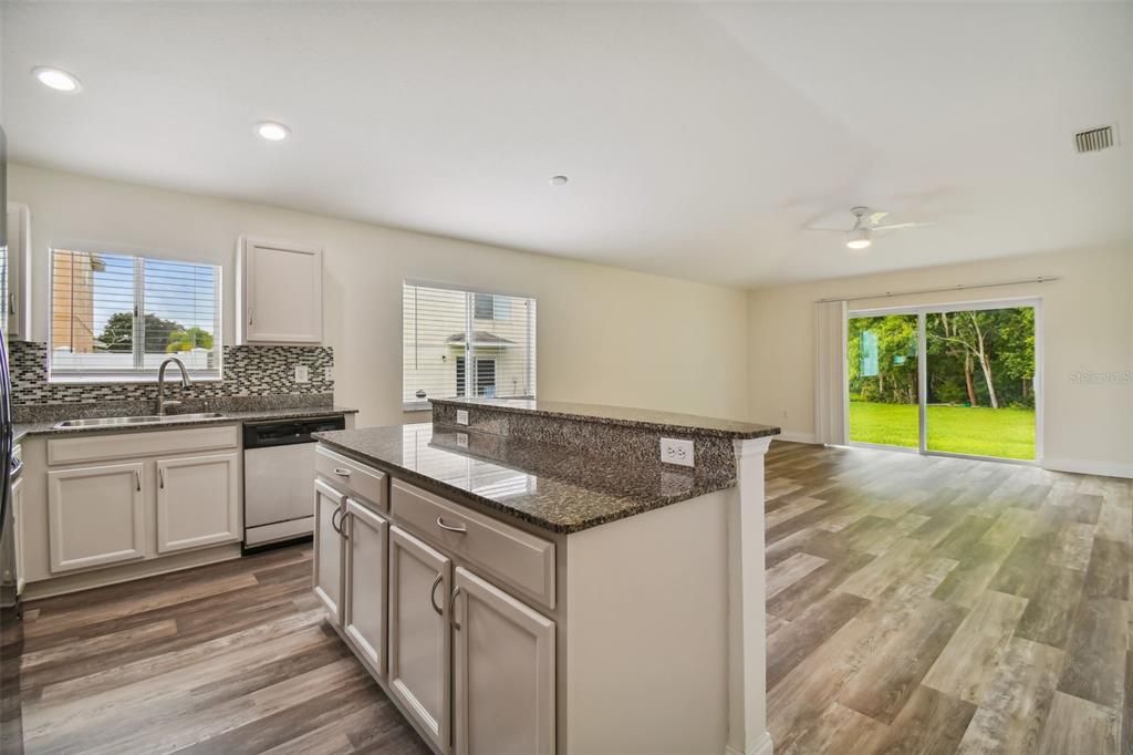 Active With Contract: $2,650 (4 beds, 2 baths, 1971 Square Feet)