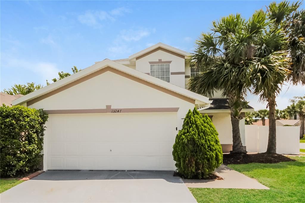 Active With Contract: $2,645 (4 beds, 2 baths, 1694 Square Feet)