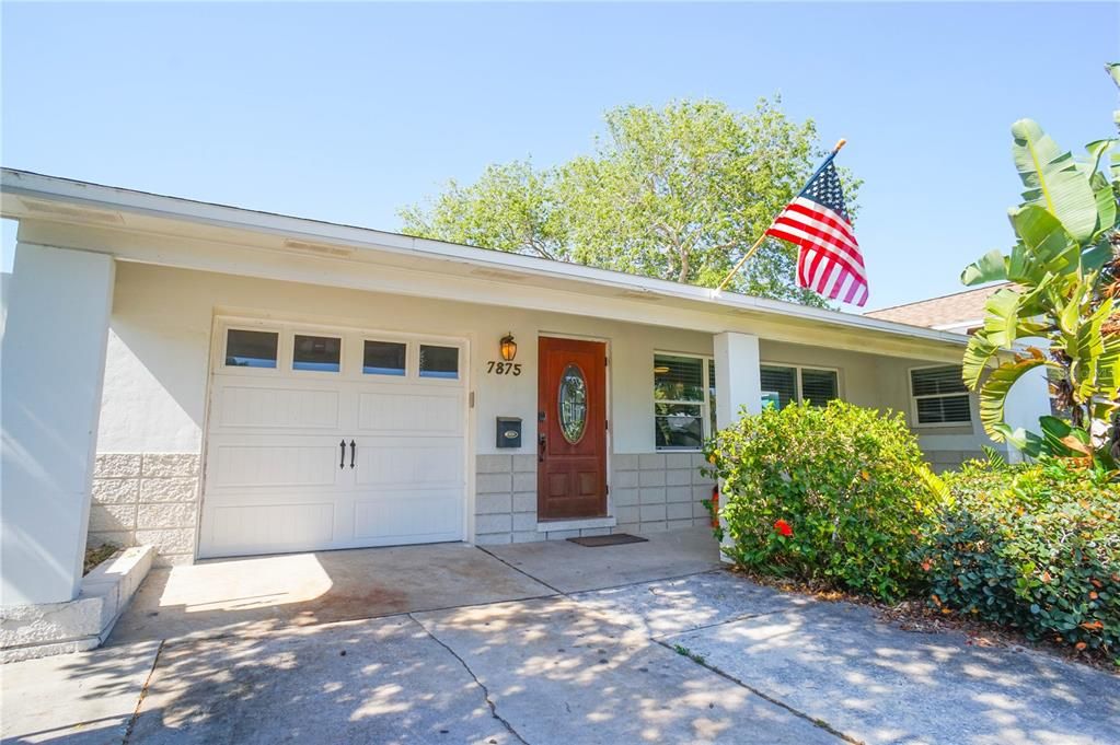 For Sale: $1,299,000 (3 beds, 2 baths, 1275 Square Feet)