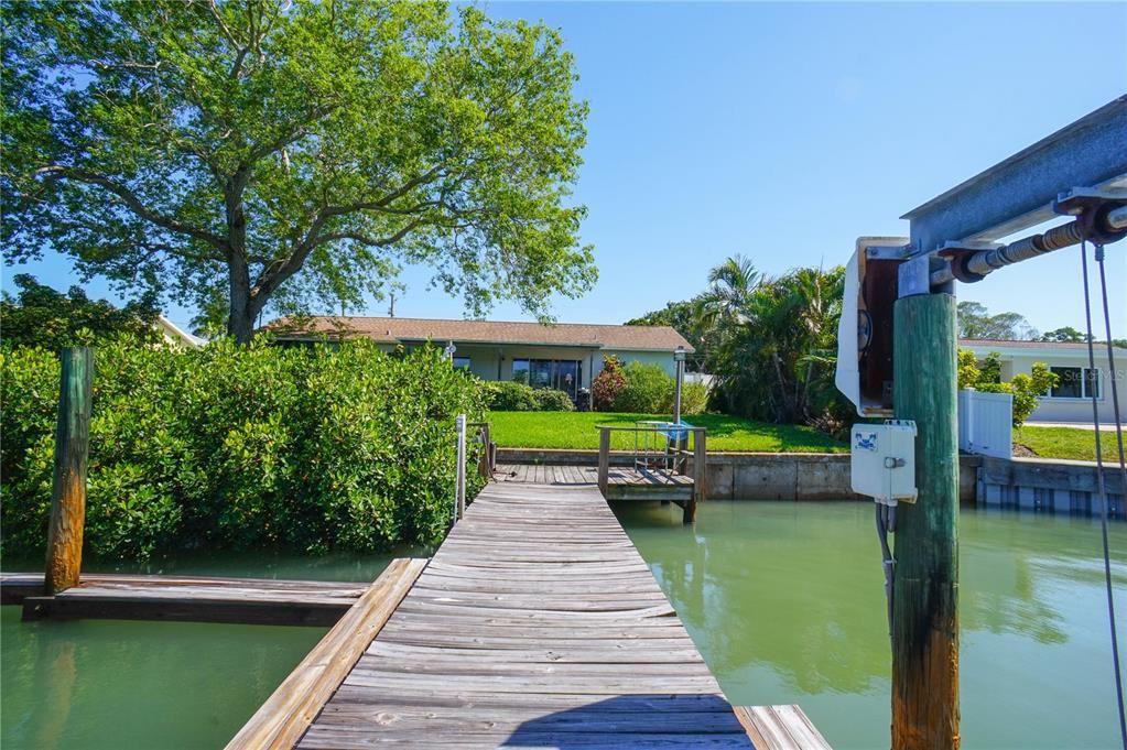 For Sale: $1,299,000 (3 beds, 2 baths, 1275 Square Feet)