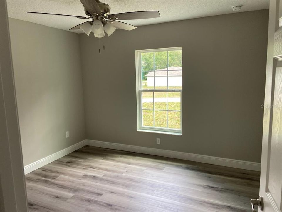 Active With Contract: $249,900 (3 beds, 2 baths, 1405 Square Feet)