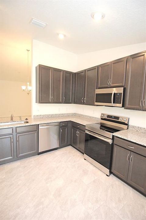 For Rent: $1,720 (3 beds, 2 baths, 1211 Square Feet)