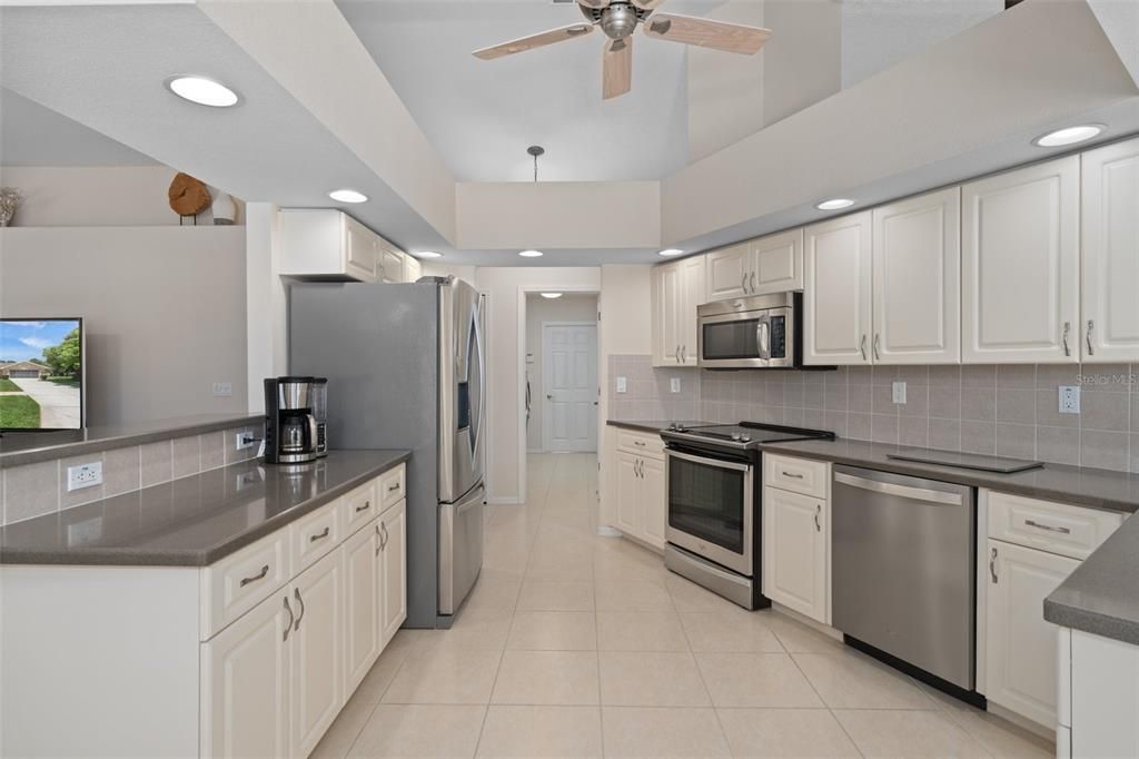 Active With Contract: $469,900 (3 beds, 2 baths, 2057 Square Feet)