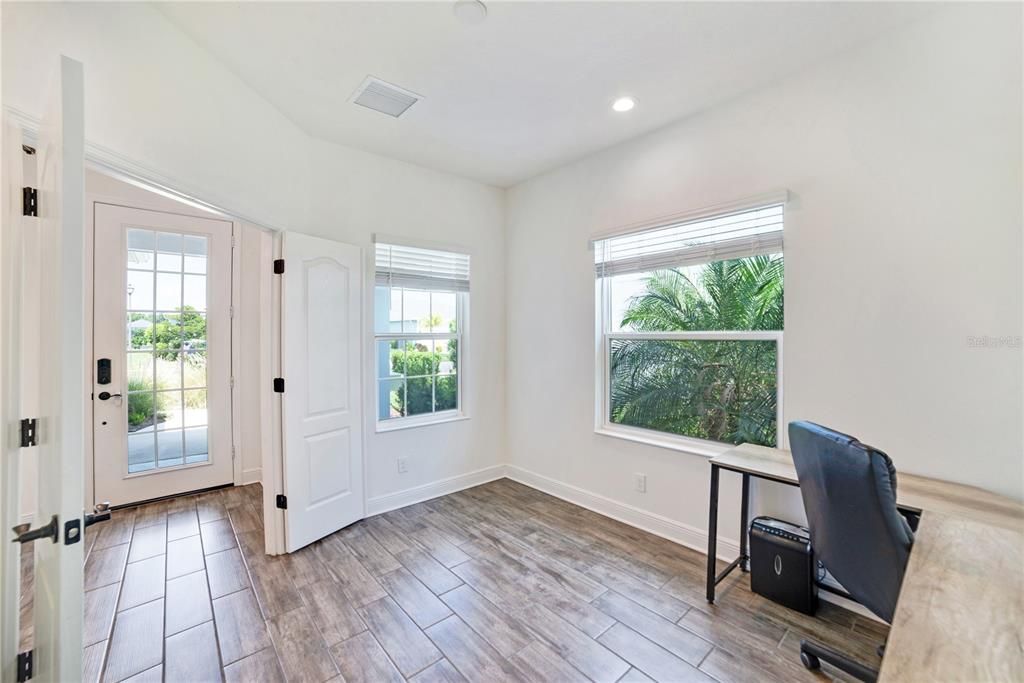 For Sale: $475,000 (3 beds, 2 baths, 1859 Square Feet)