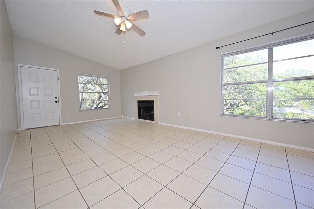 Recently Rented: $1,500 (2 beds, 2 baths, 912 Square Feet)