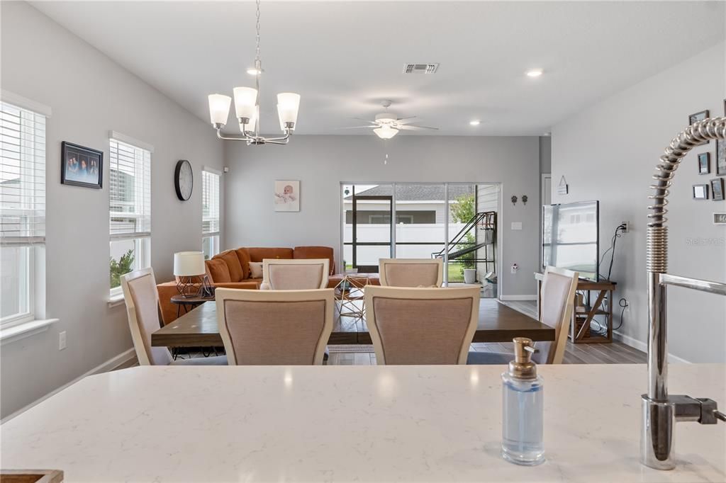 Active With Contract: $334,900 (3 beds, 2 baths, 1755 Square Feet)