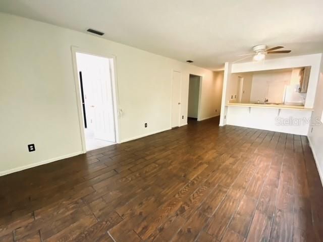 For Rent: $1,750 (2 beds, 2 baths, 1049 Square Feet)