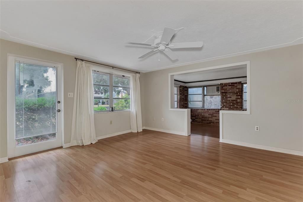 Active With Contract: $319,000 (2 beds, 1 baths, 1334 Square Feet)