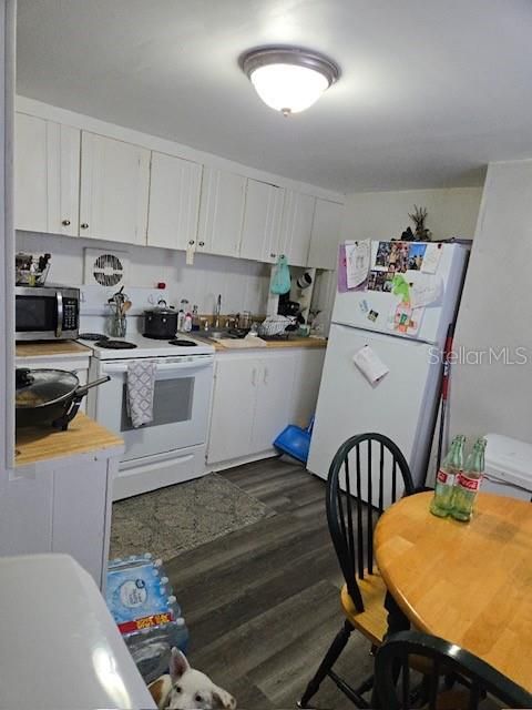 For Sale: $69,900 (2 beds, 1 baths, 660 Square Feet)