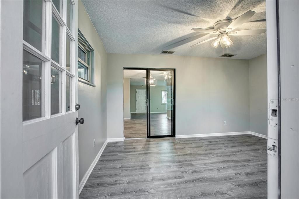 For Sale: $309,499 (2 beds, 2 baths, 1470 Square Feet)