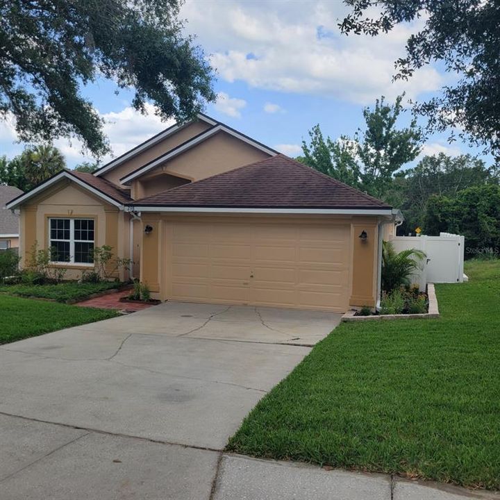 Active With Contract: $339,900 (3 beds, 2 baths, 1284 Square Feet)