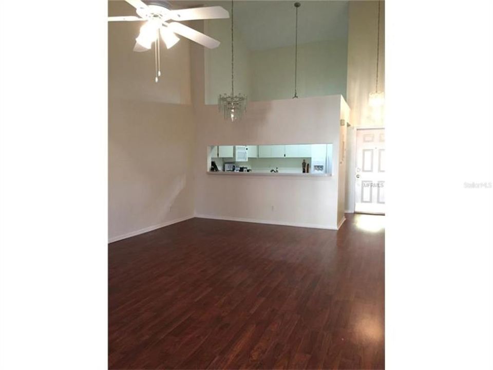 Recently Rented: $1,800 (2 beds, 2 baths, 935 Square Feet)