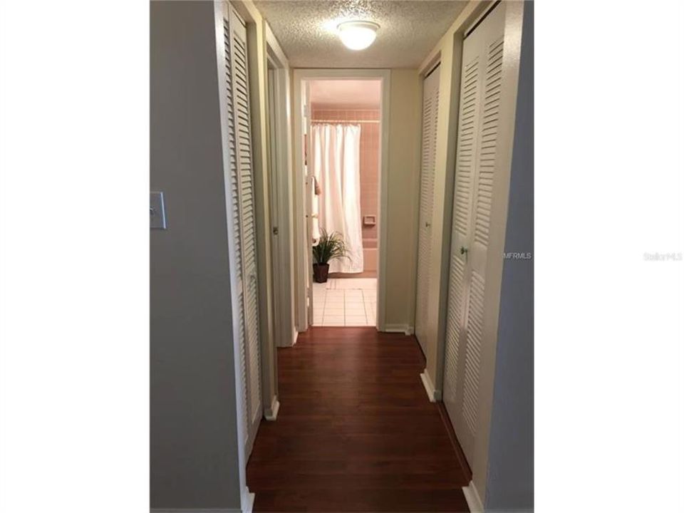 Recently Rented: $1,800 (2 beds, 2 baths, 935 Square Feet)