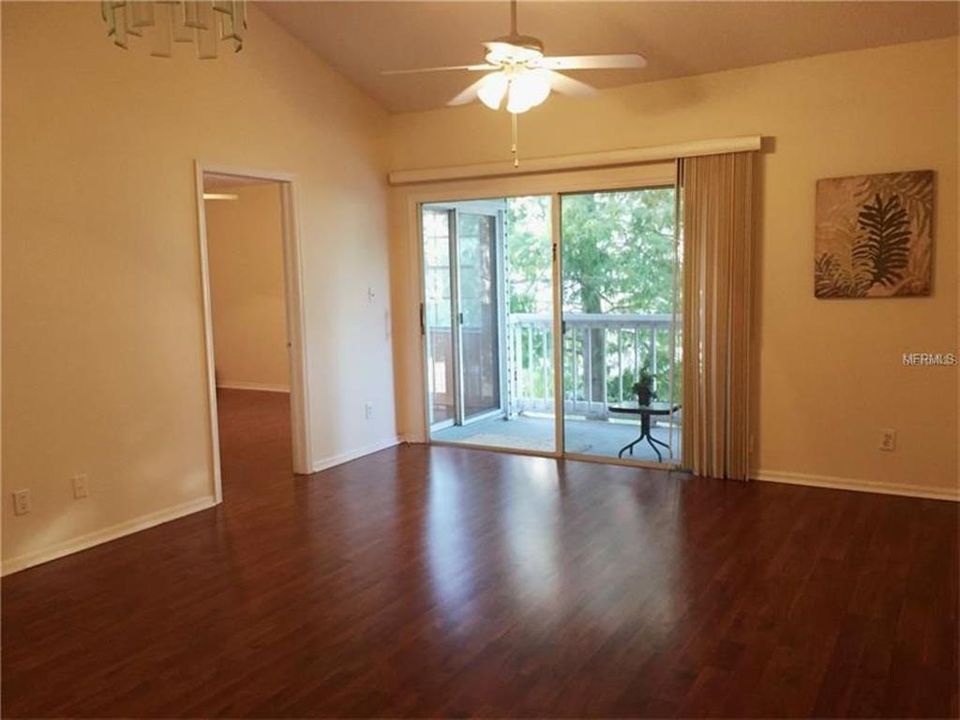 For Rent: $1,800 (2 beds, 2 baths, 935 Square Feet)