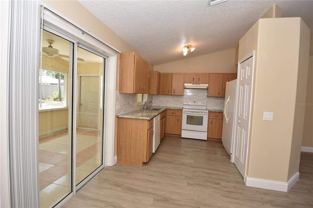 Recently Rented: $1,900 (3 beds, 2 baths, 1204 Square Feet)